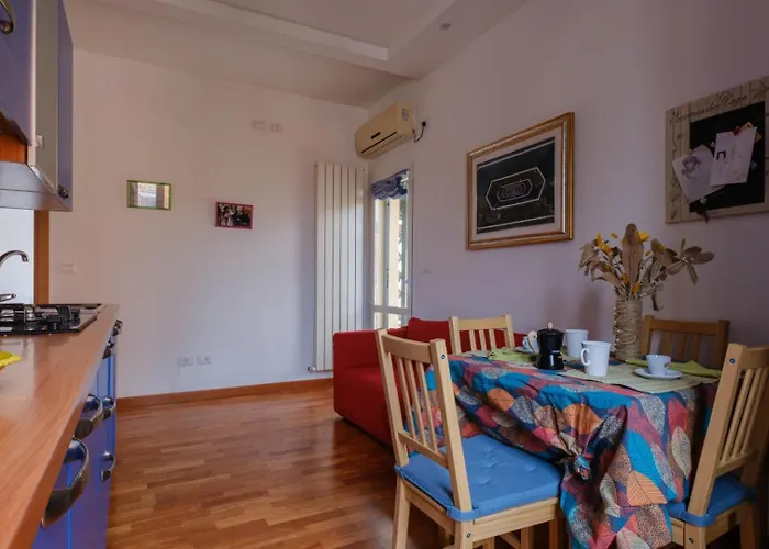 Relax E Terrazza Vicino Al Centro Apartman *