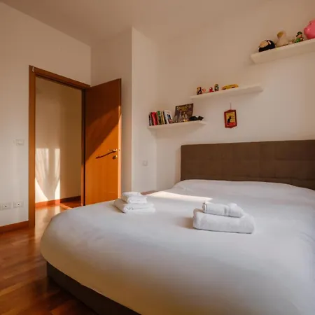 Relax E Terrazza Vicino Al Centro Apartament